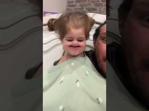 NAVEY'S FACE is TiNY!! navey & dad have fun with filters that make their heads small & mouths big 🤣