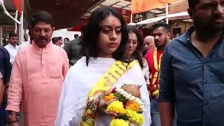Kajol Devgan With Daughter Nysa Devgan Snapped At Siddhivinayak Temple In Dadar