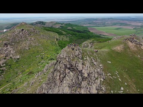 Culmea Pricopanului (partial filmare aeriana), muntii Macin