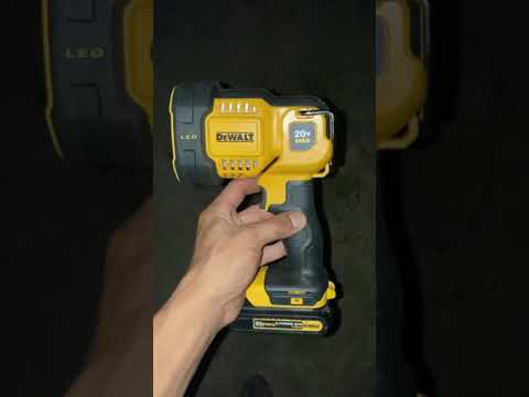Testing the Dewalt 20v Jobsite Led Spotlight(DCL043) at night