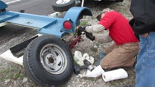 Our 1st Breakdown! Tow Dolly Repair & Maintenance