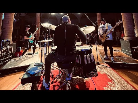 Canta salvador ( biel sales ) ministração Sarah Beatriz