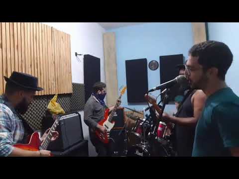 Absurdo Ser Normal (ensaio) - 2020