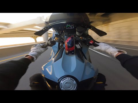 Yamaha R1 lane splitting + Dallas tunnels