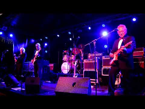 161105 The Red Strats - Sultans Of Swing (live)