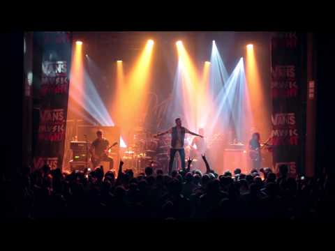 Vans Off the Wall Music Night: MEMPHIS MAY FIRE + PARKWAY DRIVE Live Video