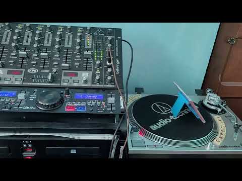 BUS STOP Feat. CARL DOUGLAS - Kung Fu Fighting - de 1998 - (Radio Edit)