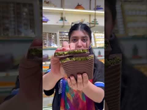 Lets try Dubai viral Kunafa chocolate #youtubeshorts #food#yshorts #dubaiviralkunafachocolate#foodie