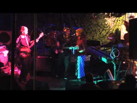 PicksHideAway- Xmas Bash 2007 - Snake Oil Medicine Show.mov