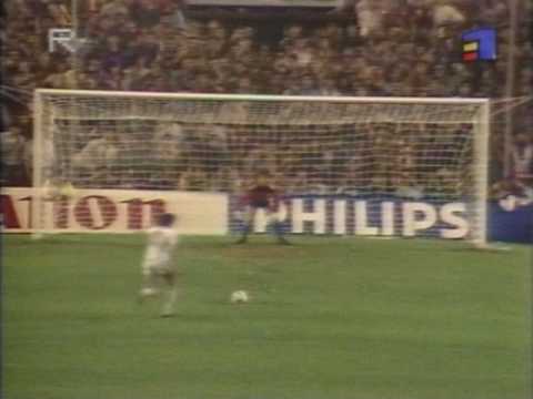 1985-86 EC FINAL PENALTY SHOOT-OUT  BARCELONA v STEAUA HENRY DUCKADAM STOPS ALL 4 PENS.