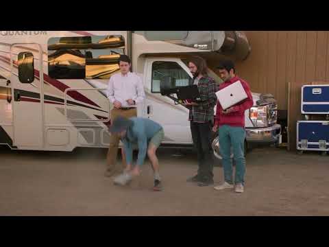 Silicon Valley: Richard breaks his laptop.