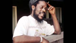 Dennis Brown - Open Up The Gates