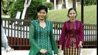 Download lagu Syura & M.Daud Kilau - Mak Inang Kampung mp3 Download lagu Syura & M.Daud Kilau - Mak Inang Kampung mp3