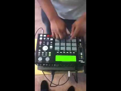 CityTheBeatMaster - live Finger Drumming Sound check on an MPC 2012