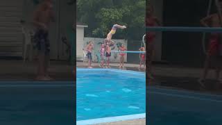 Download lagu Just stay away from water mp3