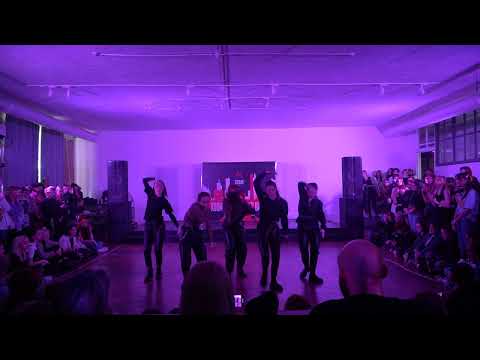 TXT - PUMA (G-low up 'Boys') KDome cover battle