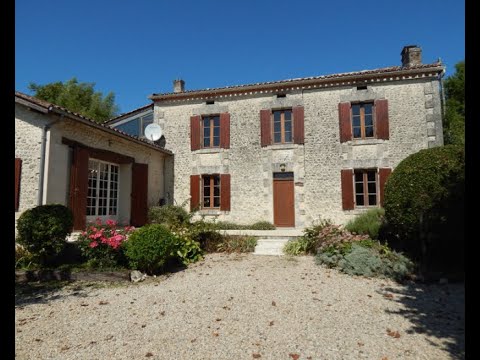 Propriété à vendre à Salles-Lavalette, Charente - 349 800 € - photo n°3