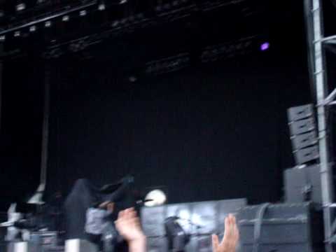 The uncovering of Mike Portnoy's Drum @ Gods Of Metal 2009