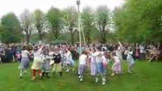 preview picture of video 'Wheatley, Oxfordshire 2008 - Maypole dancing'