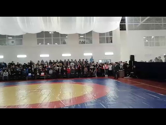 Азнакайда узган көрәш буенча республика турнирында 140тан артык Татарстан егете бил алышты