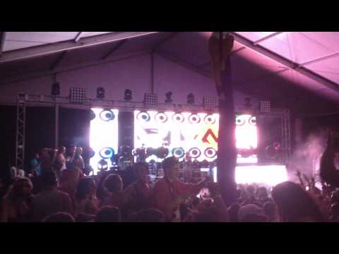 Alesso & Arty @ Governors Island - Arty - Trio/Heart is King - Arty/Axwell