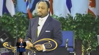 Darlene Zschech 2016 -Magnificent