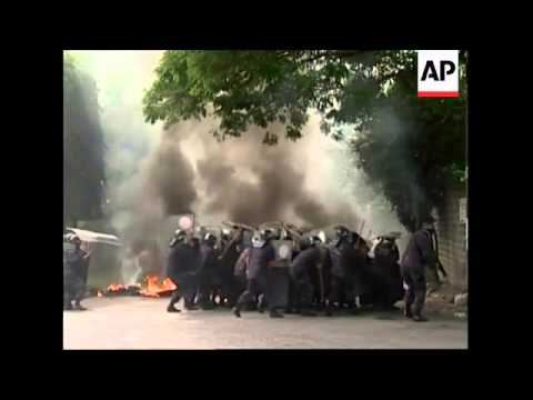 Violent clashes between police and squatters
