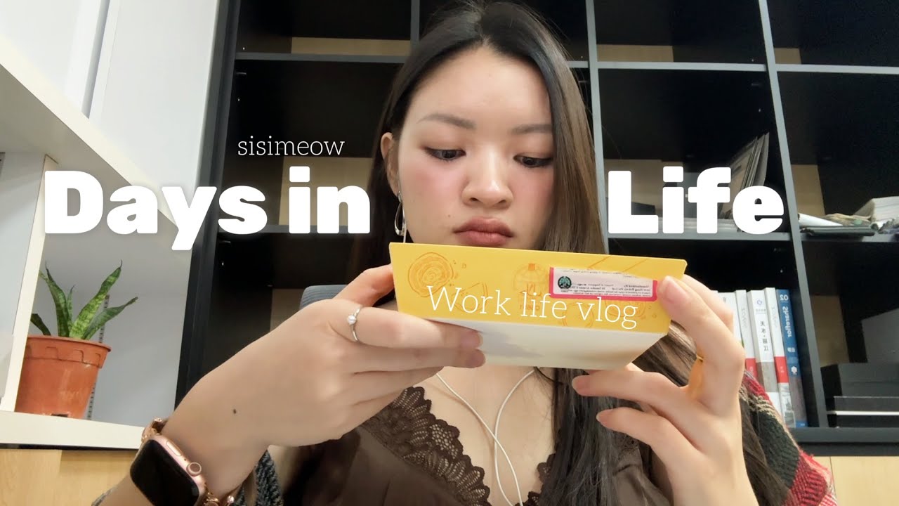 realistic office girl life in singapore | work, home — picking up my mom ✈️