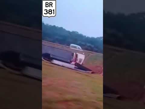 Acidente no trevo da BR 381 em Bom Jesus do Amparo MG.