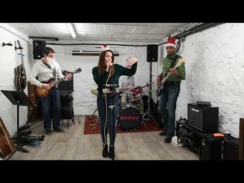 Merry Xmas from Spikers "Mash up sweet Dreams Vs 7 nation army"