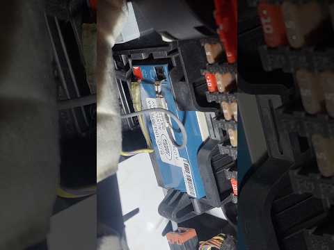 Range rover Evoque Auxiliary battery 🔋 location #rangerover #evoque #landrover #dxb #dascenter #uae