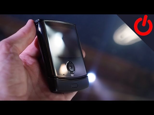 Motorola Razr Review It S Flip To Be Square