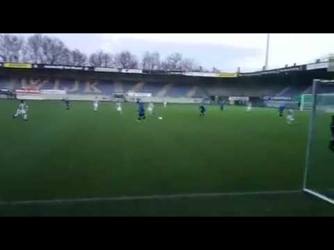 Fraaie stift Ryan Koevoets (KNVB JO11 - Willem II JO10)
