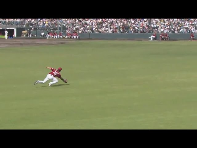 【7回裏】左中間へのフライをダイビングキャッチ!! イーグルス・島内の好プレー!! 2017/5/13 H-E