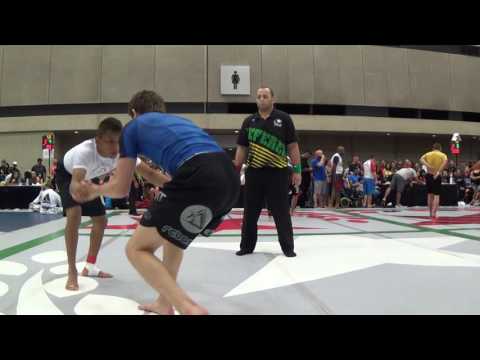 F2W EUROPA 2016 - Roberto Jimenez (Alliance Gacho) vs. Lucas Pinheiro (Gracie Gym)