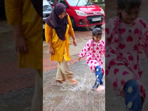 Baarish aayi, bachpan wapas aa gaya 😂🌧️