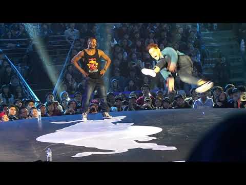 Red Bull Bc One 2013 world finals in seoul -- Neguin vs Lil Zoo