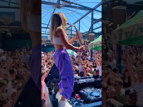 Yarden Saxophone performing 'Scatman' live