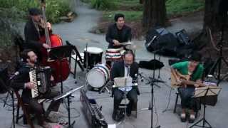 Rob Reich Quintet performs 