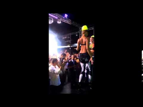 Icona Pop vs Steve Aoki & Chris Lake & Tujamo - I love Boneless @ Villa Papeete