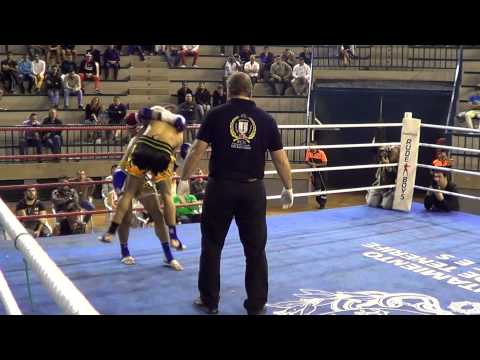 Alfonso Griñon vs Carlos Araya Muay Thai Round 1