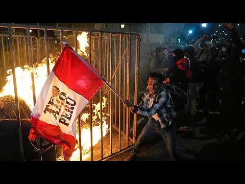 Proteste in Peru: Demonstranten fordern Rücktritt des Präsidenten