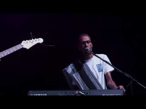 Badi Star ft Kwa Ishara Band - Mgeni Live performance official video