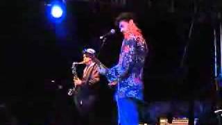 tab benoit  smell a rat