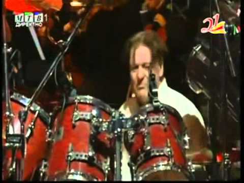 Karolina Goceva feat Garo & Tavitjan Brothers- Dafino Vino Crveno (21 godina nezavisnost).wmv