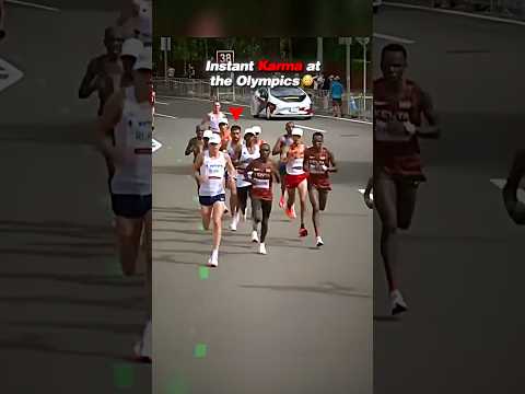 Should this have been an instant disqualification????? #trackandfield #marathon #disqualified #water