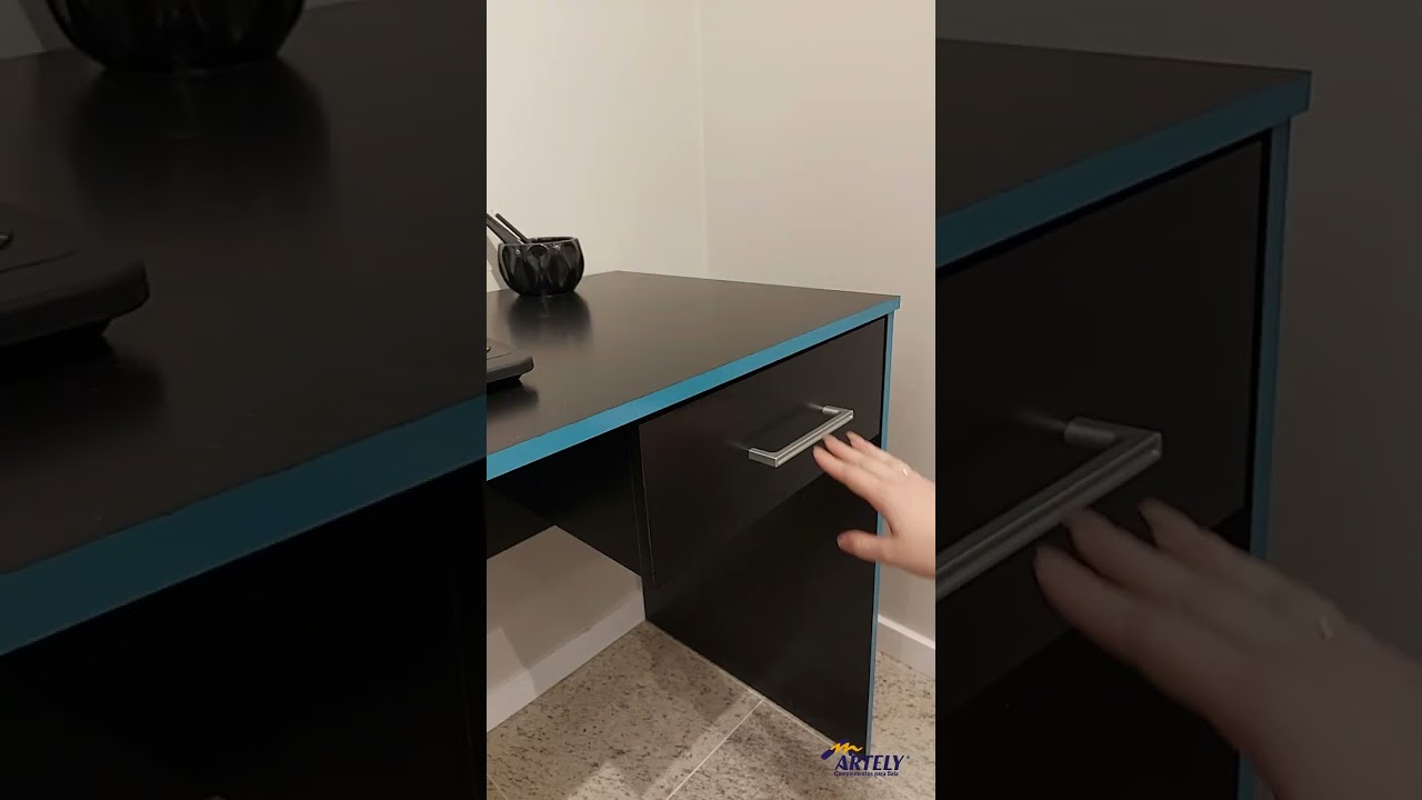 Thumbnail do vídeo - Escrivaninha Gamer - Preto C / Azul