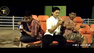Download lagu Azab orang pelit - LAWAK MINANG mp3 Download lagu Azab orang pelit - LAWAK MINANG mp3