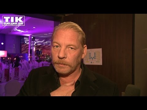 Ben Becker: ,,Ich habe mir neulich den Finger in den A**** stecken lassen"