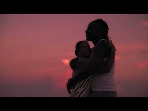 Javi Carabalí - Ella Es Única ft. Carly Valencia | Video Oficial